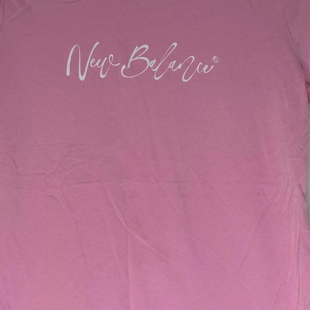 New Balance Pink Women Medium Logo Tee Athleisure Pilates Princess Sporty Y2K